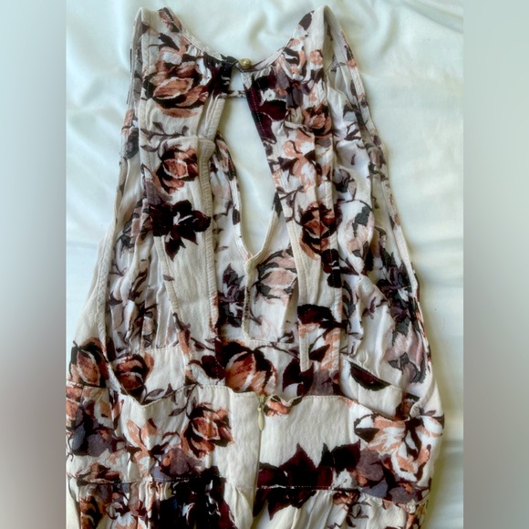 2 for $20 KENDALL & KYLIE FLORAL ROMPER 3 for $25 - Picture 4 of 4
